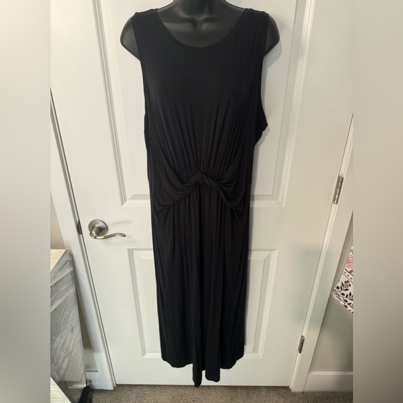 24/7 Tansy Twist Dress - Picture 4 of 10